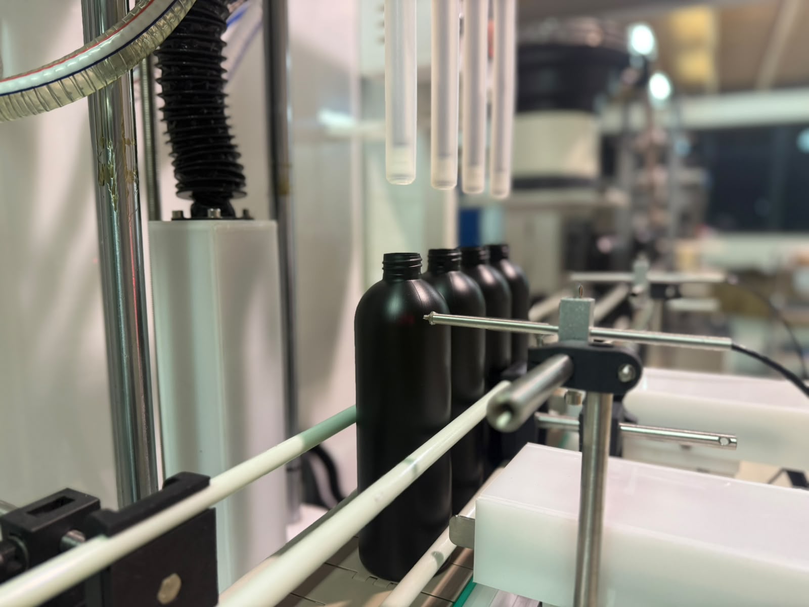 Automatische afvulmachine voor private label car care
